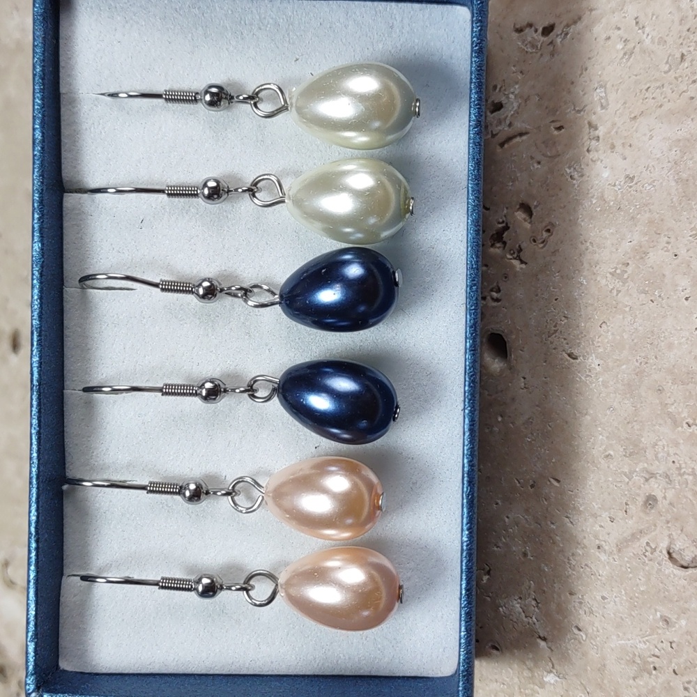 Teardrop Pearl Earring Set